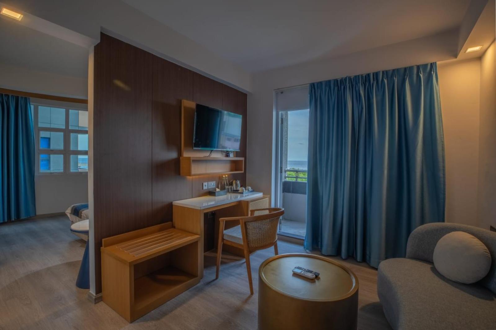 Umet Seaview Hotel With Free Airport Pick Up And Drop T&C Apply Malé Exterior foto