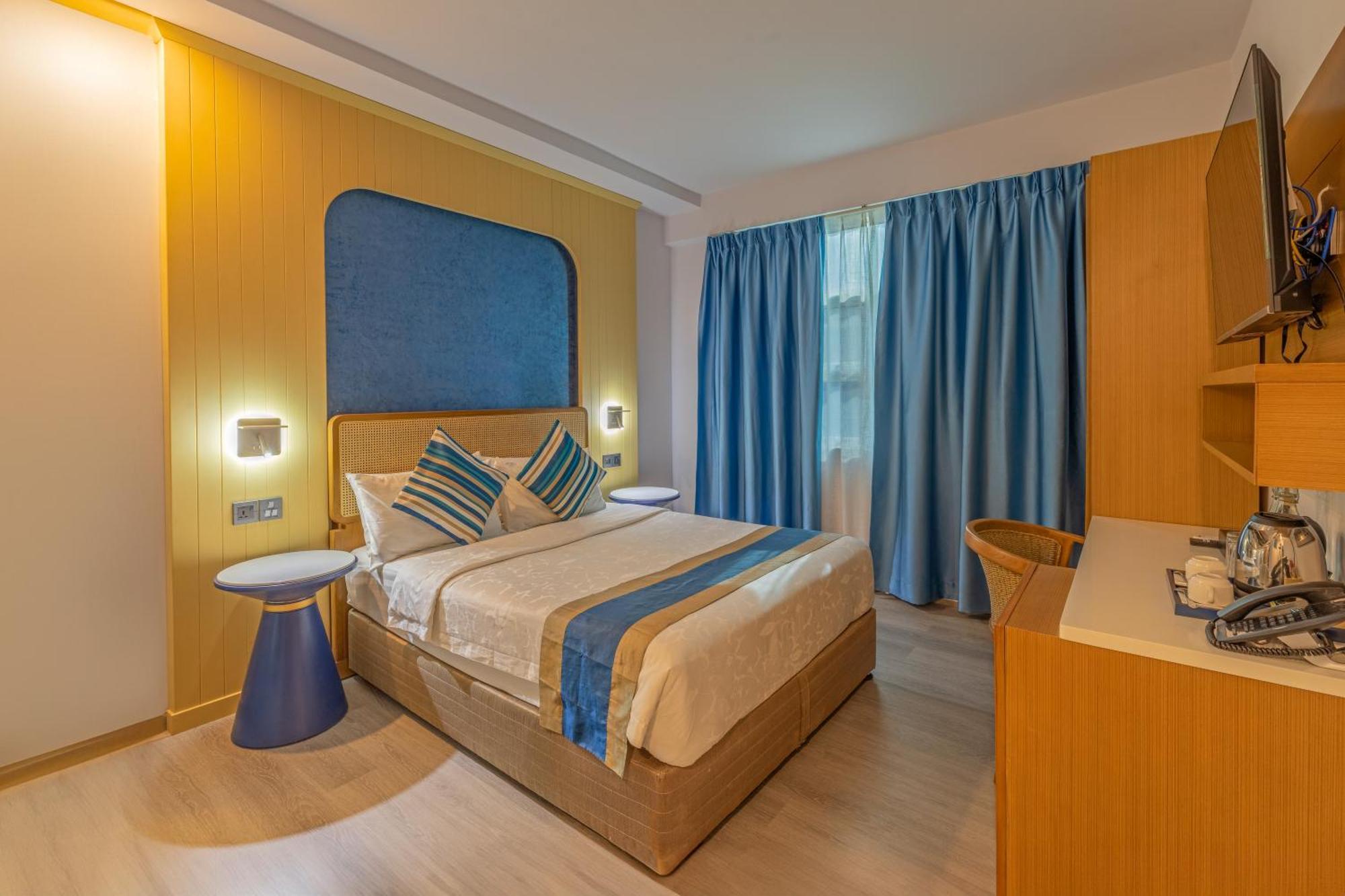 Umet Seaview Hotel With Free Airport Pick Up And Drop T&C Apply Malé Exterior foto