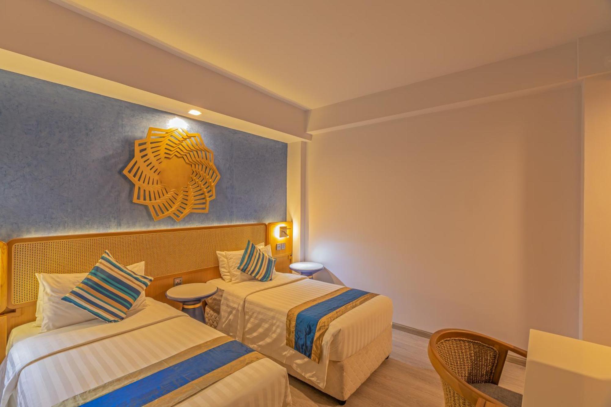 Umet Seaview Hotel With Free Airport Pick Up And Drop T&C Apply Malé Exterior foto