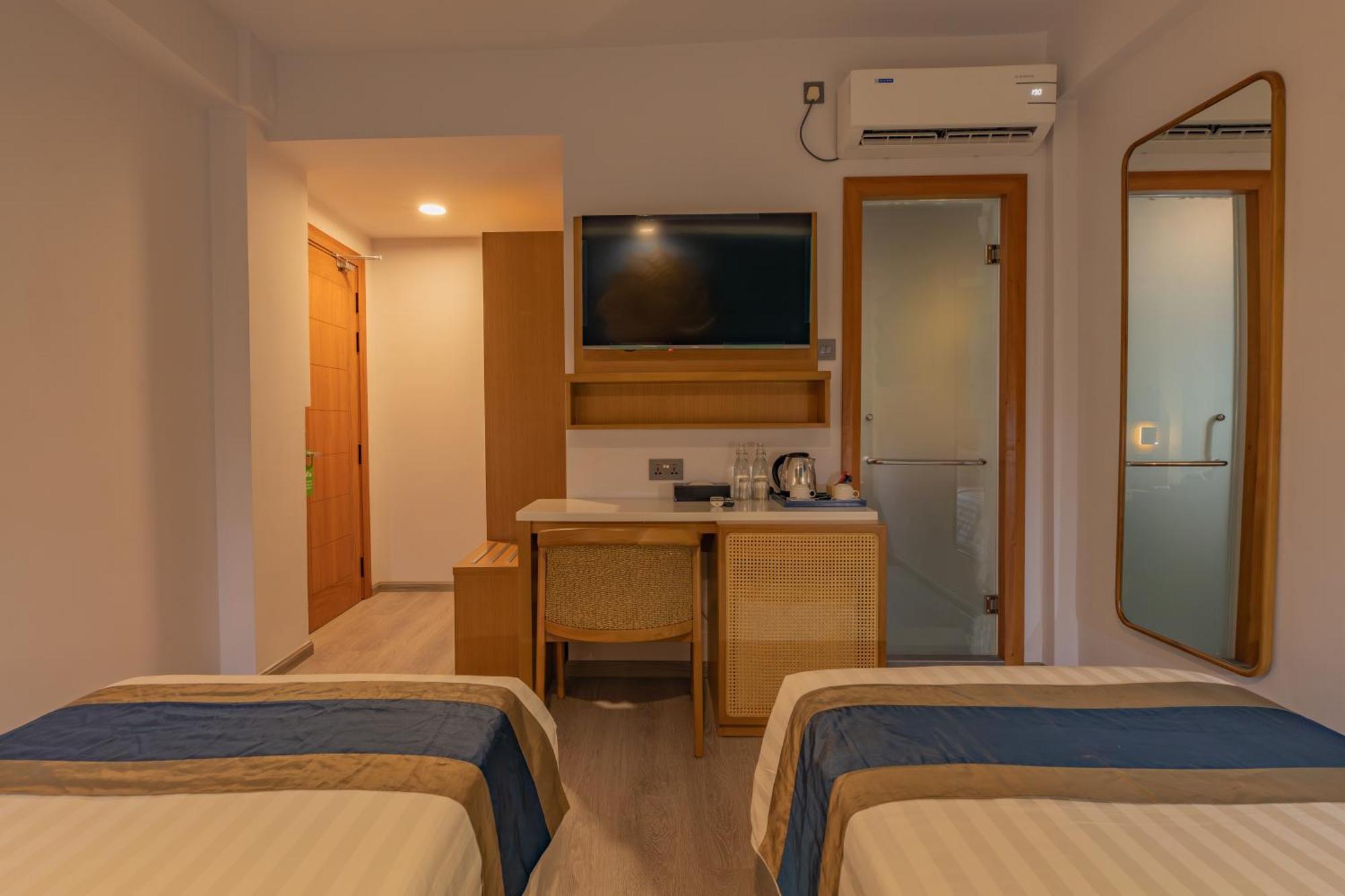 Umet Seaview Hotel With Free Airport Pick Up And Drop T&C Apply Malé Exterior foto