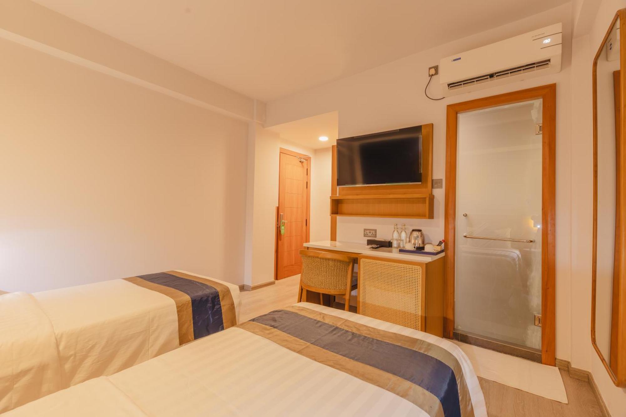 Umet Seaview Hotel With Free Airport Pick Up And Drop T&C Apply Malé Exterior foto