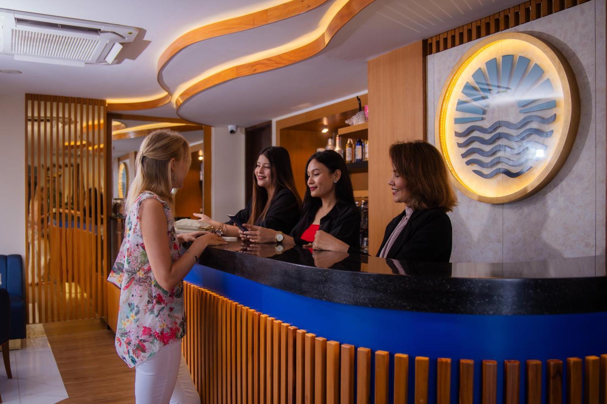 Umet Seaview Hotel With Free Airport Pick Up And Drop T&C Apply Malé Exterior foto